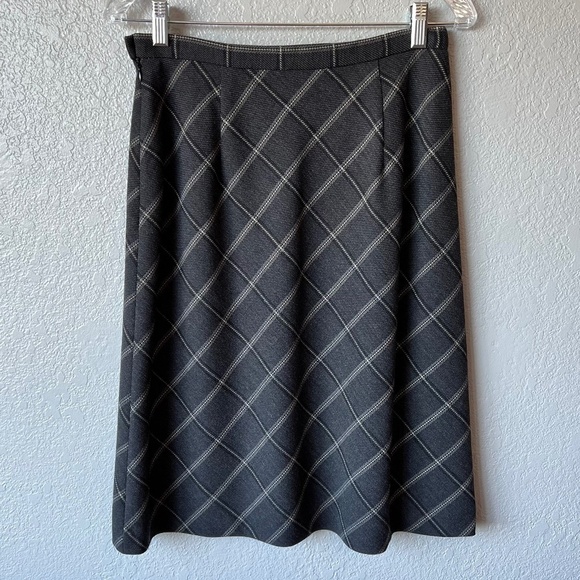 Gianni lined 100% wool plaid A line skirt - Picture 2 of 11